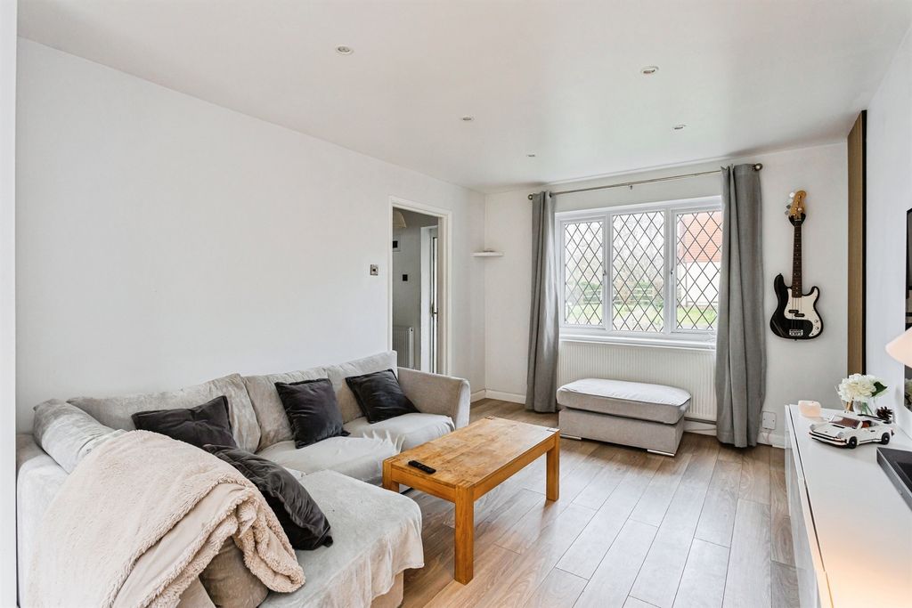 Property photo 2 of 16