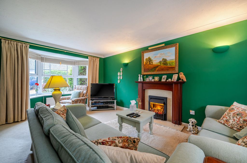 Property photo 2 of 12 1393319-4-694415c...