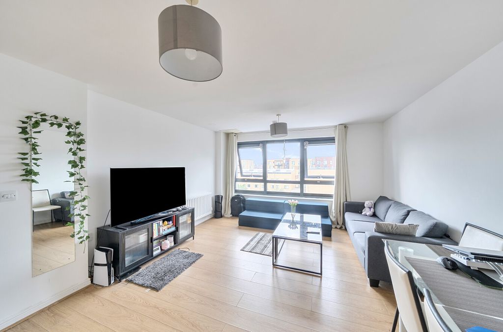 Property photo 2 of 13 1359776-4-68d7c41...