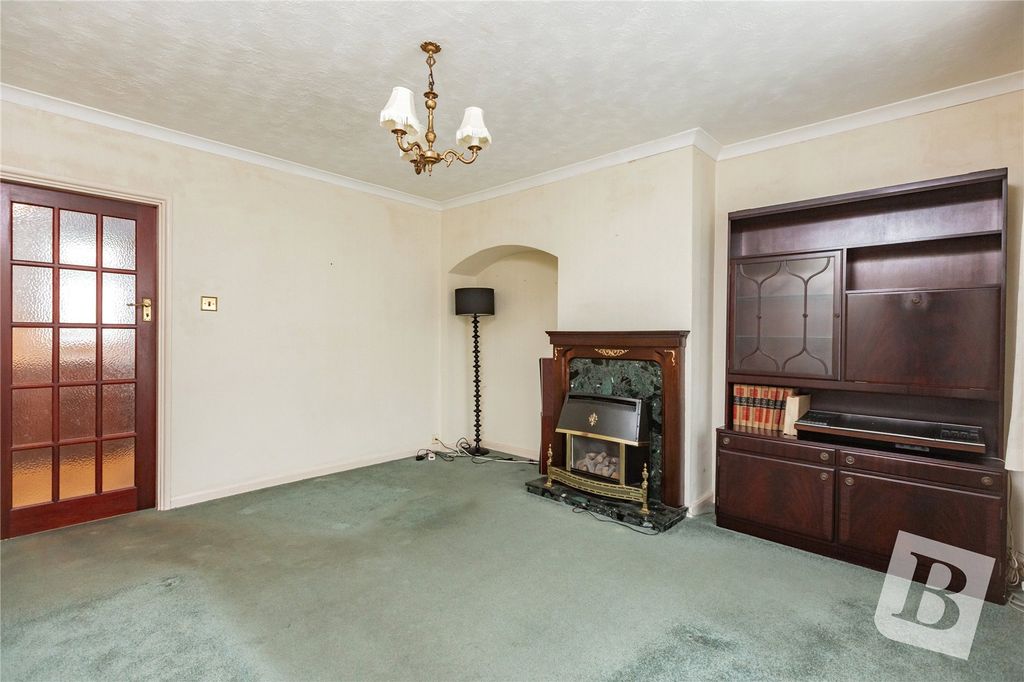 Property photo 3 of 20 Lounge