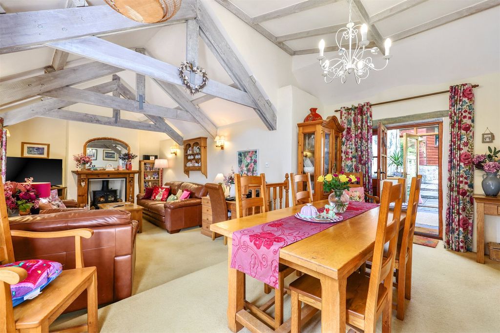 Property photo 2 of 35 Picture No. 19