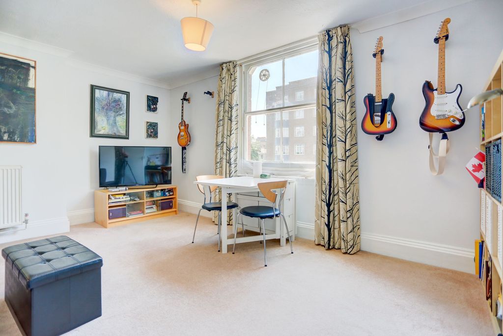 Property photo 3 of 8