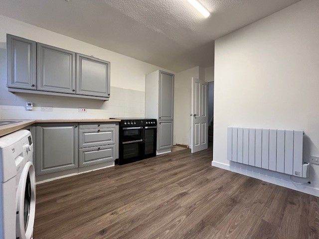 Property photo 1 of 14 Kitchen