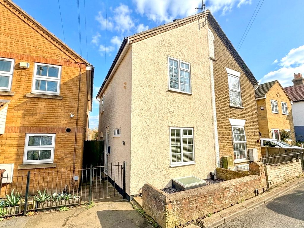 Property photo 1 of 18 Front