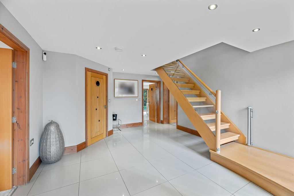 Property photo 2 of 30 Hallway