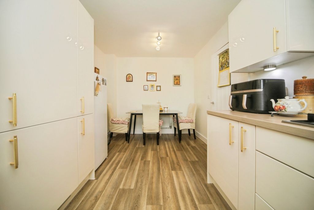 Property photo 3 of 19 Pbox-Img.Jpg