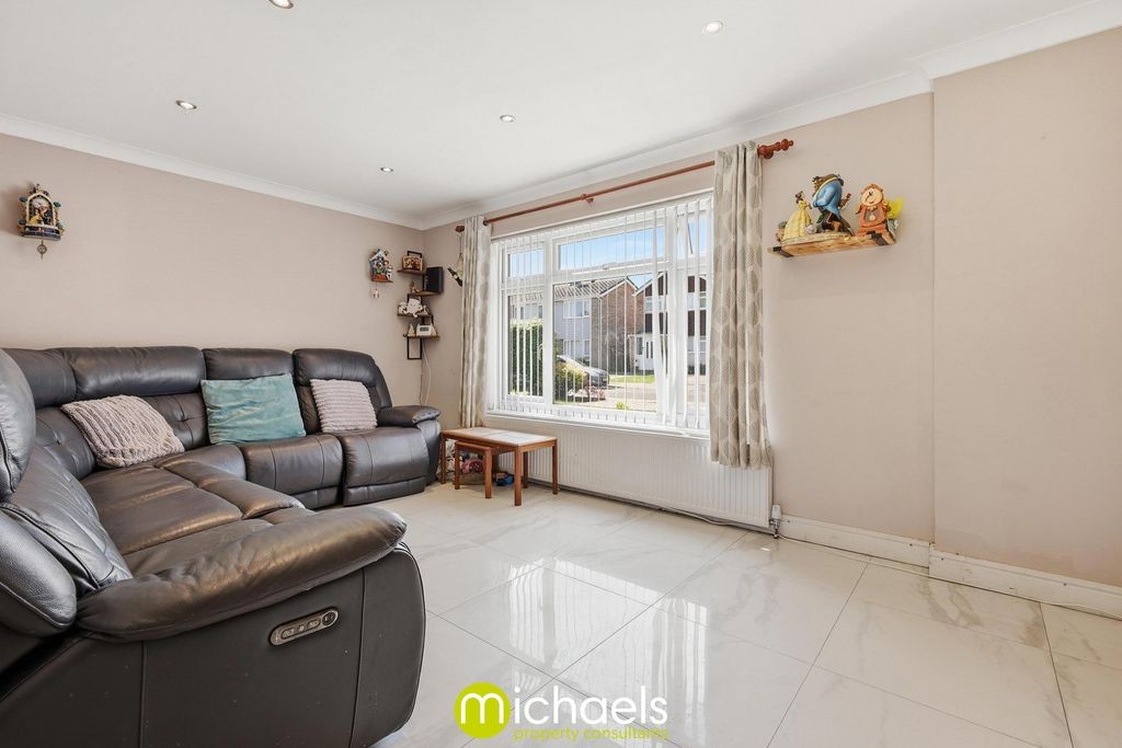 Property photo 3 of 19