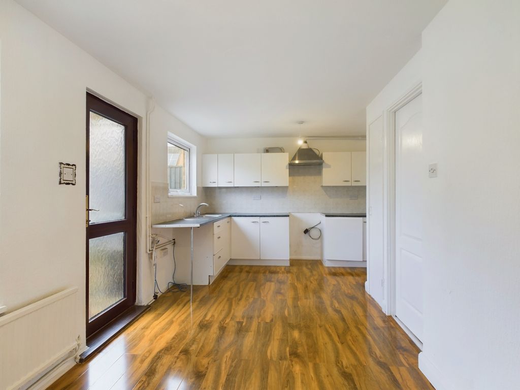 Property photo 3 of 12 Cam01909G0-Pr0281-Still003