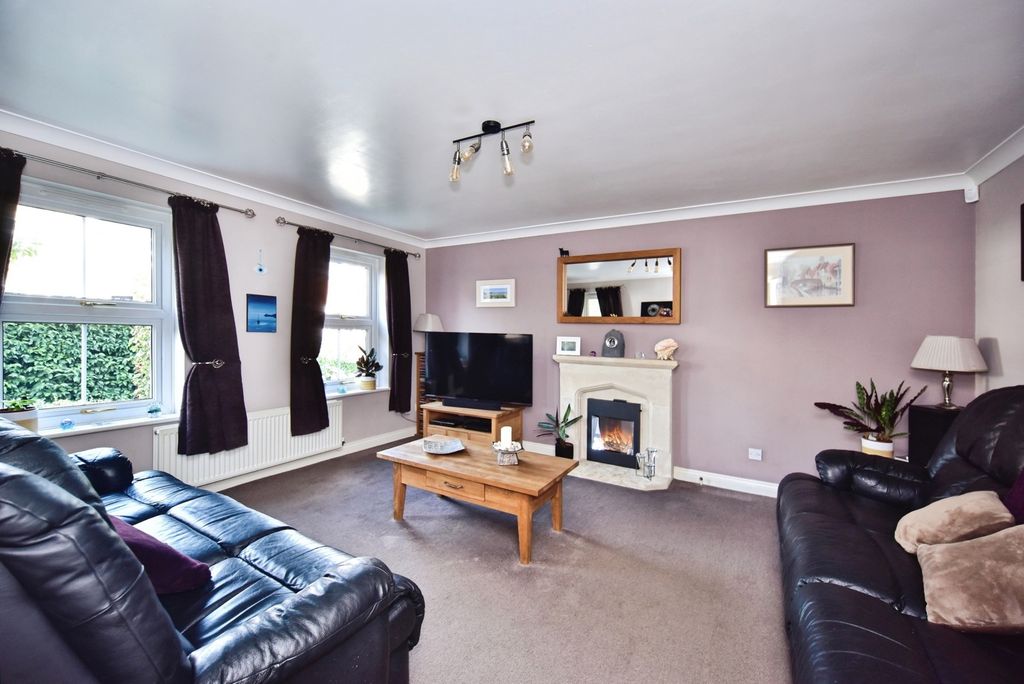 Property photo 2 of 24 Pbox-Img.Jpg