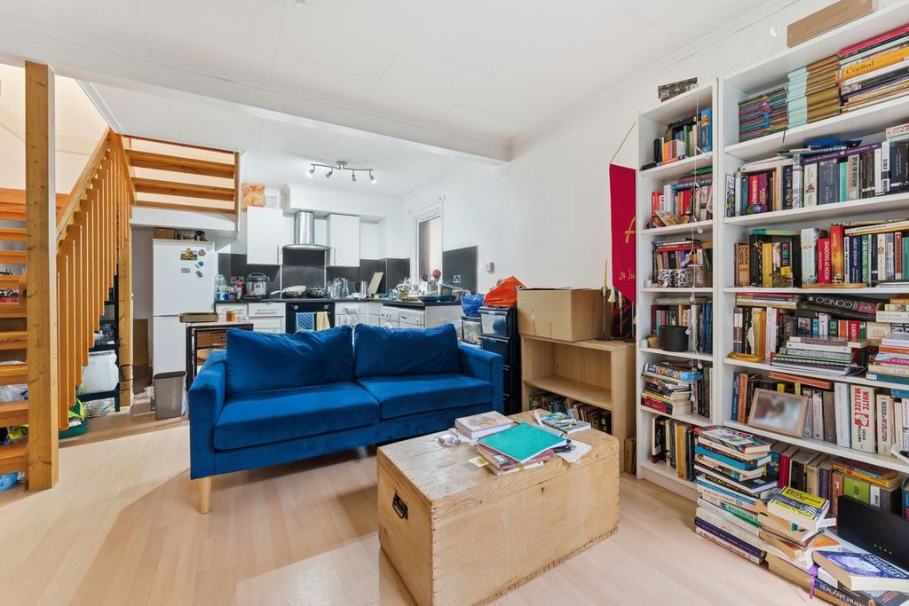 Property photo 3 of 9