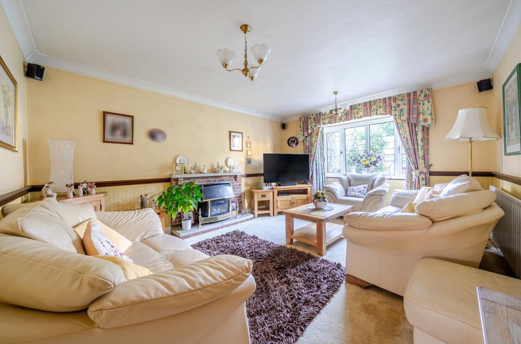 Property photo 2 of 18 1380400-11-69204Ef7056A9.Jpg