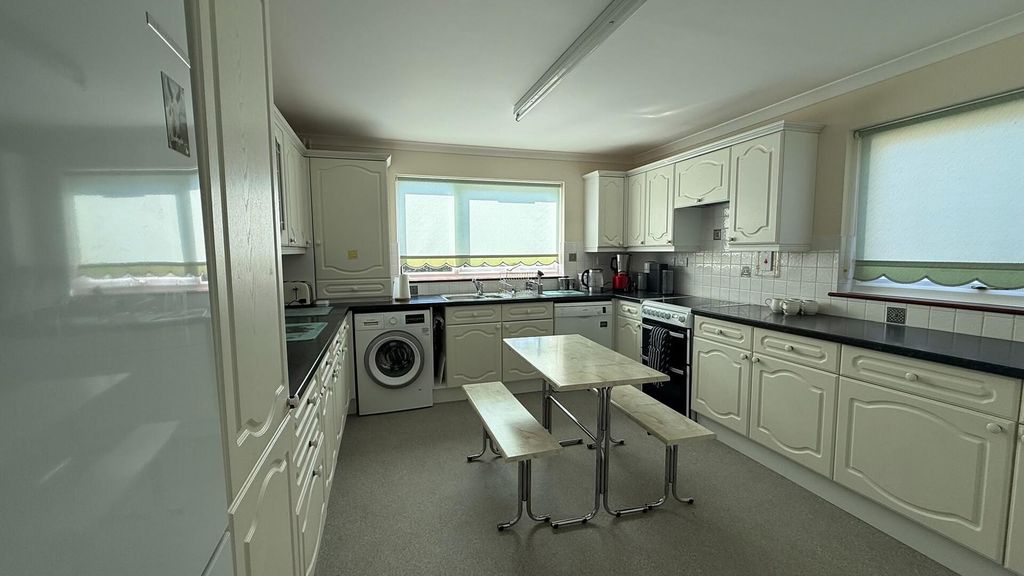 Property photo 3 of 22 Kitchen