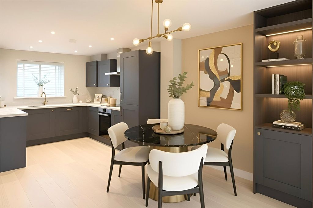 Property photo 3 of 15 Dining Example