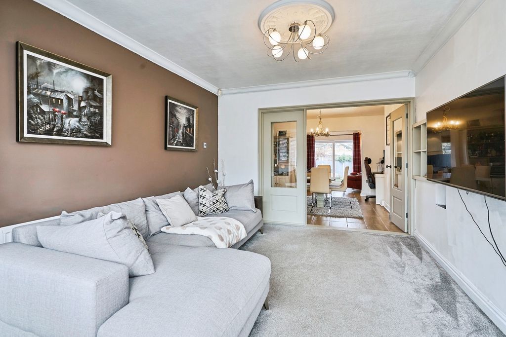 Property photo 3 of 20 Pbox-Img.Jpg