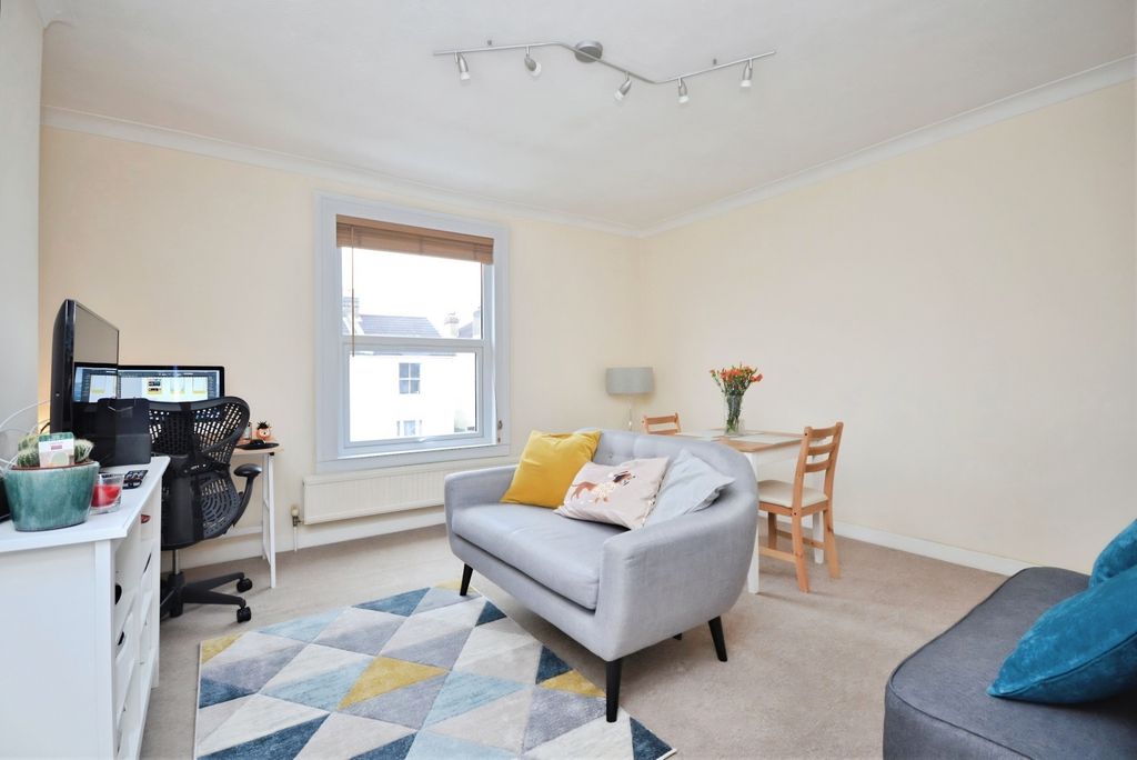 Property photo 2 of 5 A71Be667-Fileacce...