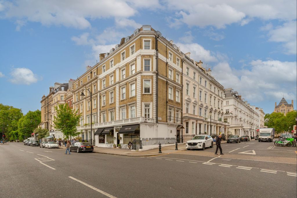 Property photo 2 of 53 Park House, 34-36 Harrington Road, South Kensington, London Sw7 3nd