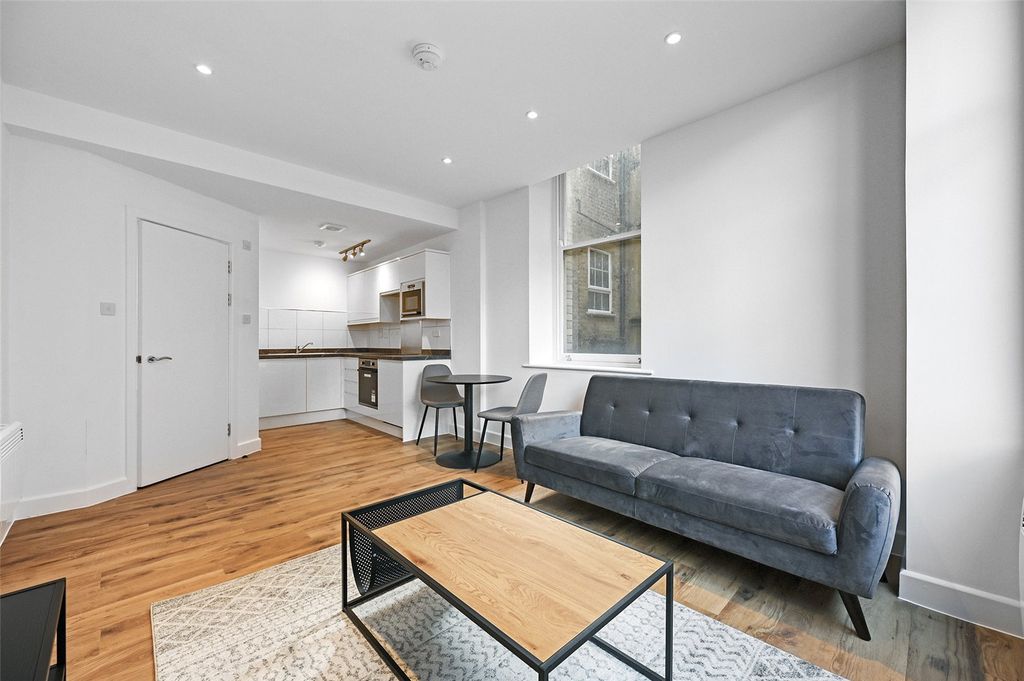 Property photo 3 of 10 Reception/ Kitchen