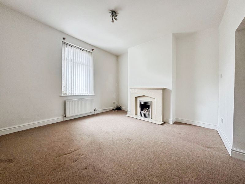 Property photo 3 of 10 Photo 8
