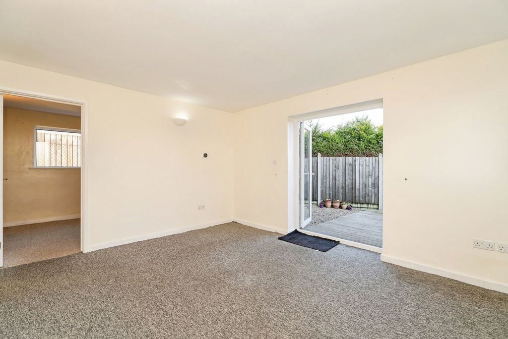 Property photo 3 of 15 Pbox-Img.Jpg