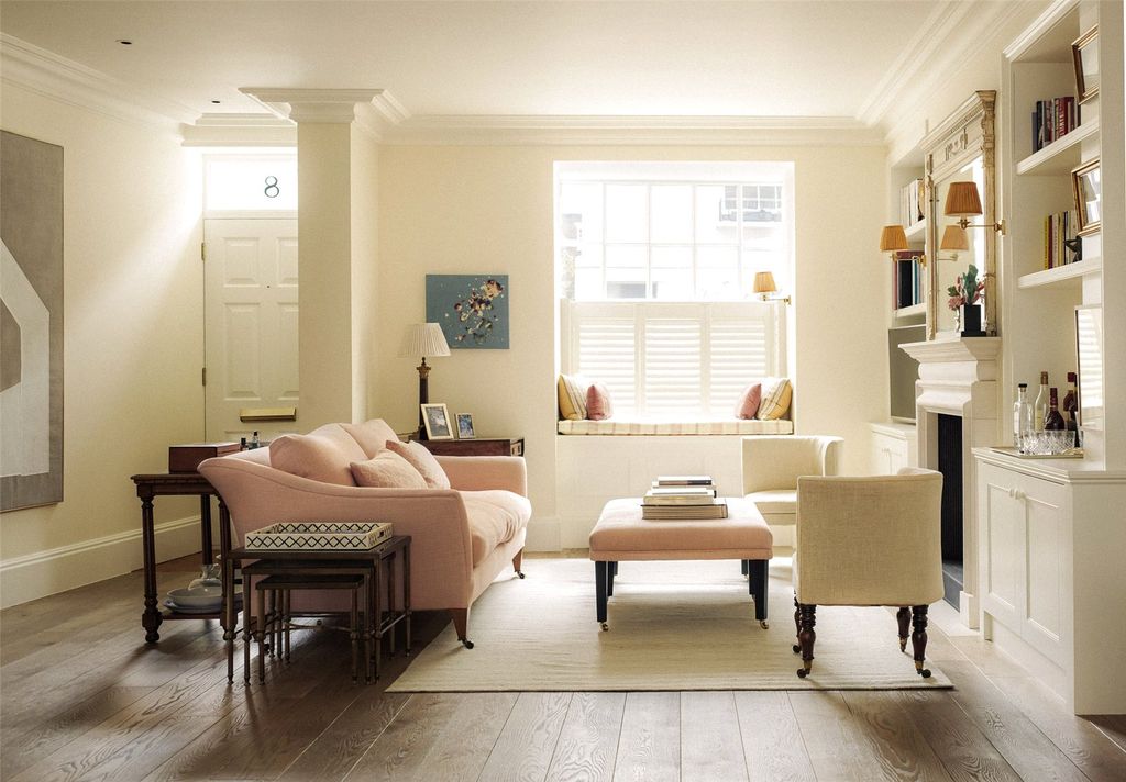 Property photo 1 of 15 Living Room