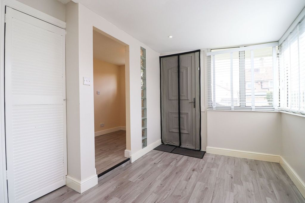 Property photo 3 of 16 Sun Room