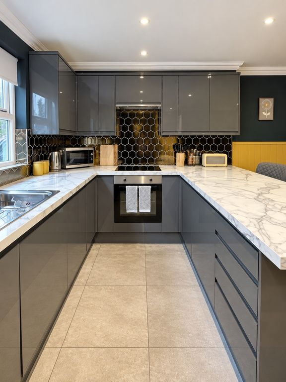 Property photo 3 of 14 5545972