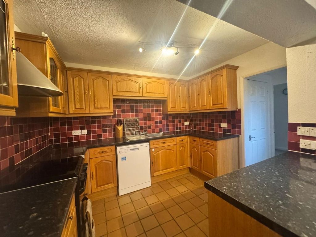 Property photo 2 of 14 Kitchen.Jpeg