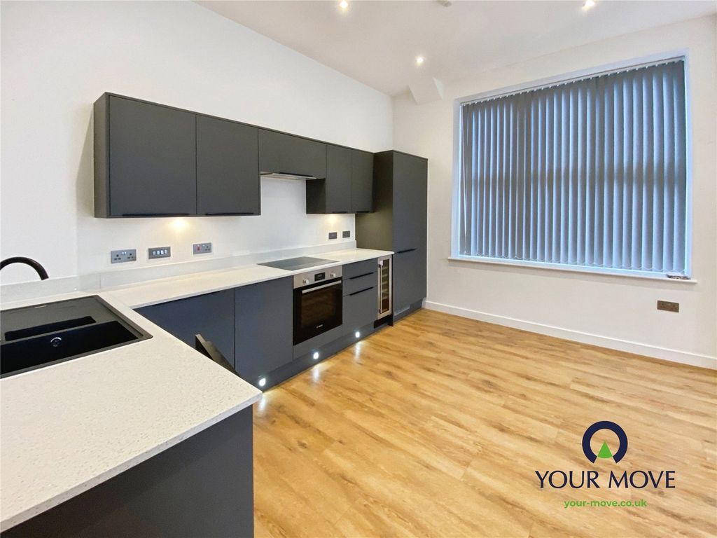 Property photo 2 of 11 Kitchen