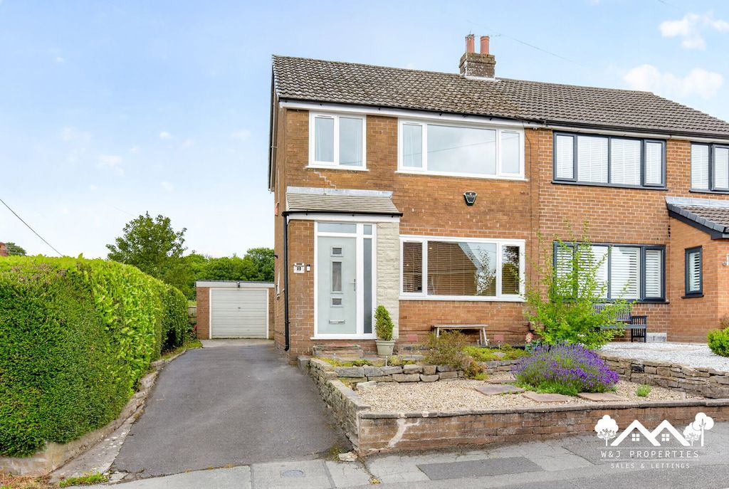 Property photo 1 of 32