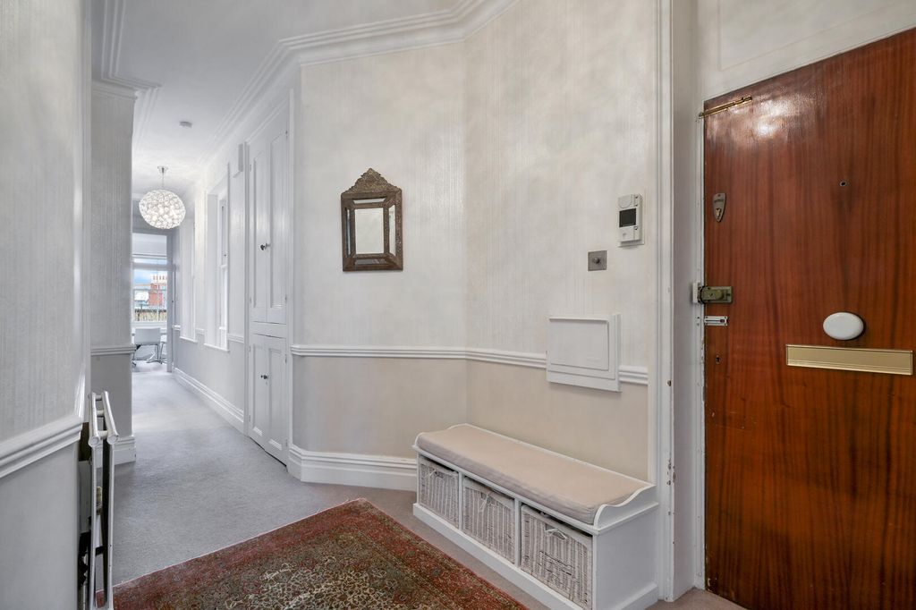 Property photo 2 of 17 Hallway