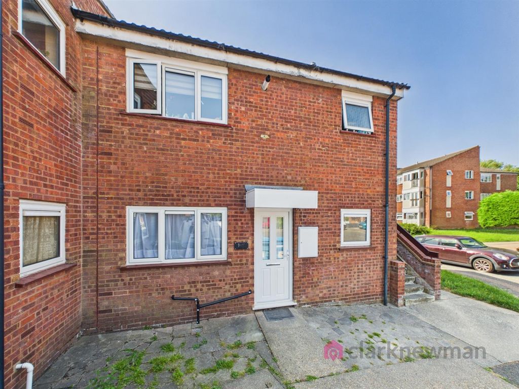 Property photo 1 of 10 Front