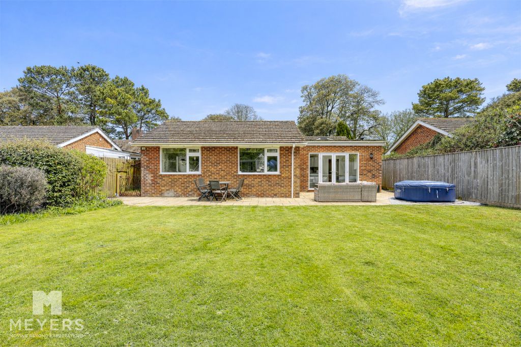 Property photo 2 of 26