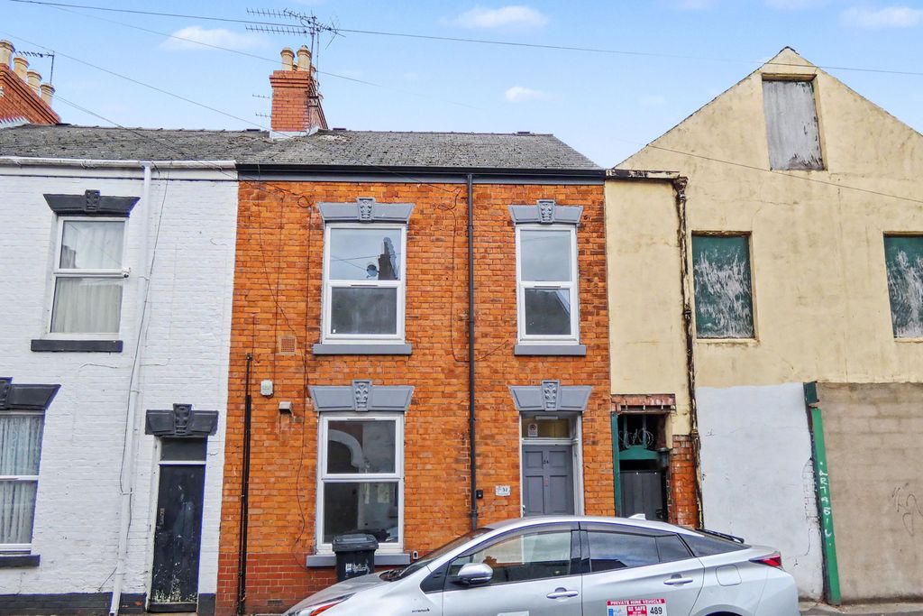 Property photo 1 of 16 Flat 2, 34 Morpeth Street, Springbank, Hull, East Yorkshire, Hu3 1Rg