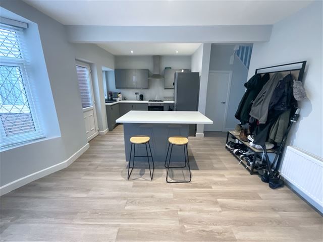 Property photo 2 of 21 Kitchen/Diner