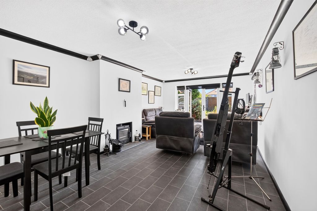 Property photo 2 of 16 A6700642
