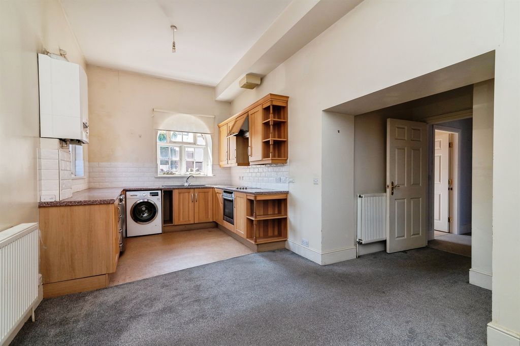 Property photo 2 of 30