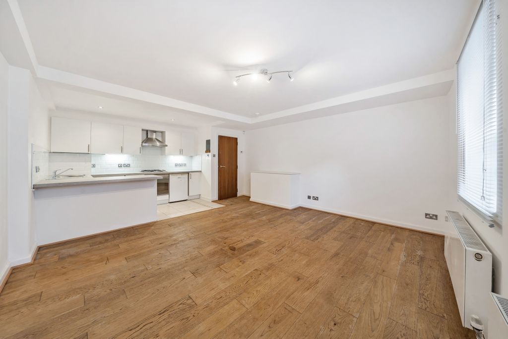 Property photo 1 of 10 1057200 (3)
