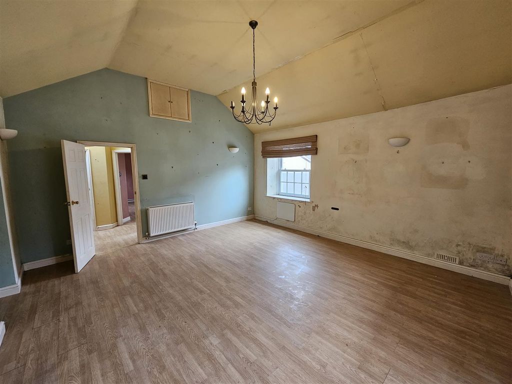 Property photo 3 of 17 Living Room 1.Jpg