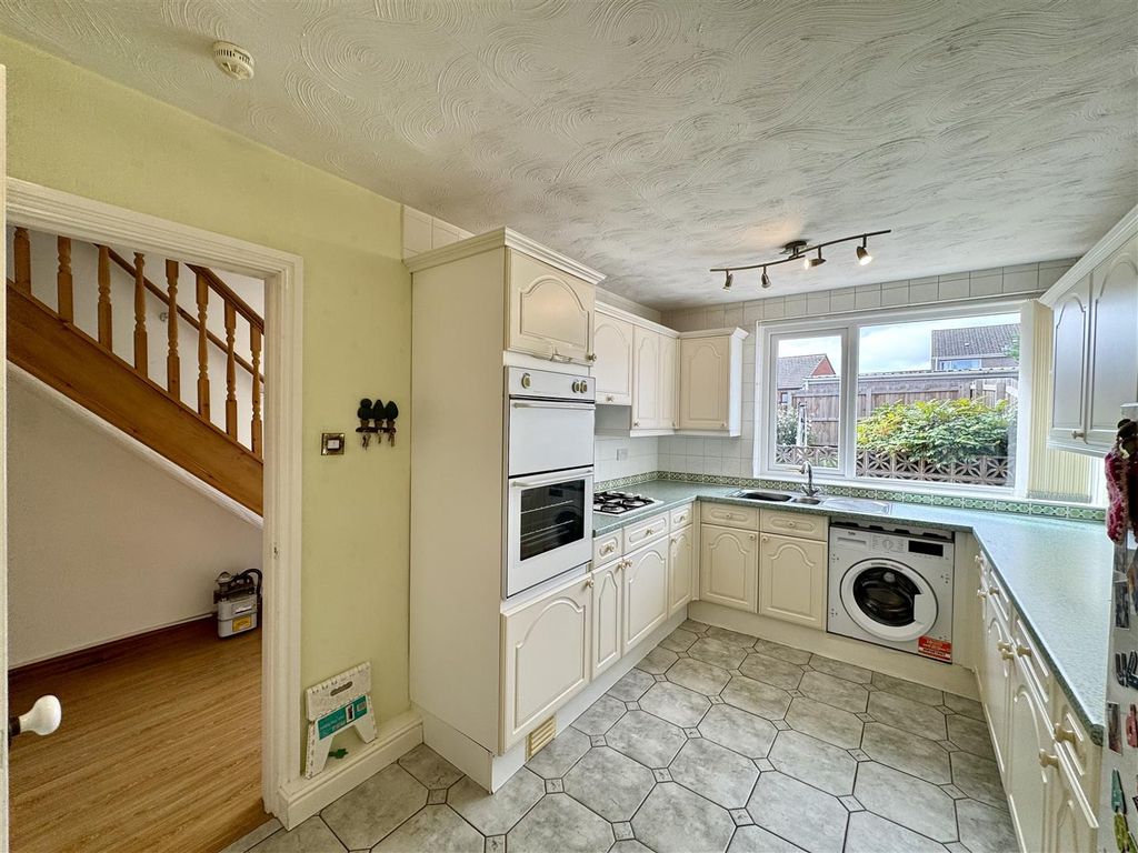 Property photo 2 of 16 Kitchen