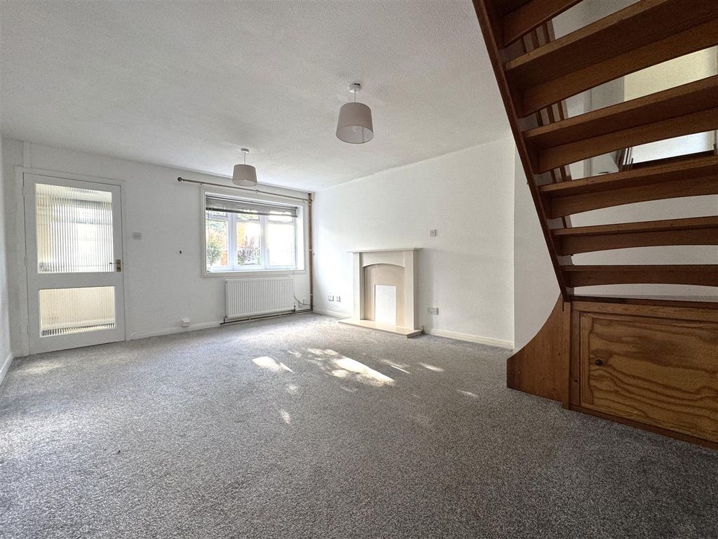 Property photo 2 of 11 Lounge 2.Jpg