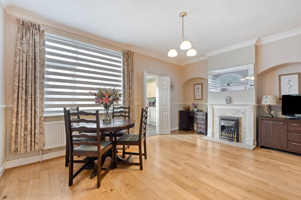 Property photo 2 of 27 Picture No. 05