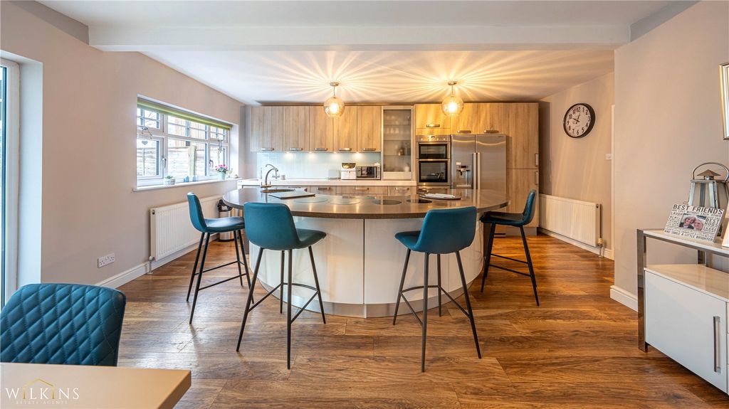 Property photo 2 of 40 Picture No. 43