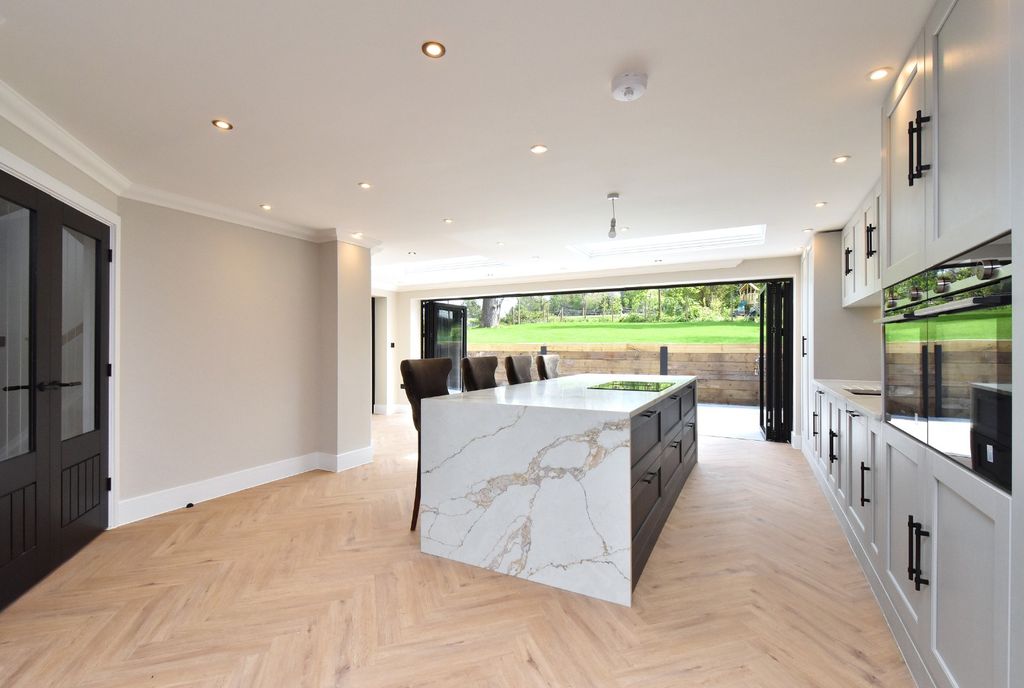 Property photo 3 of 27 5153423