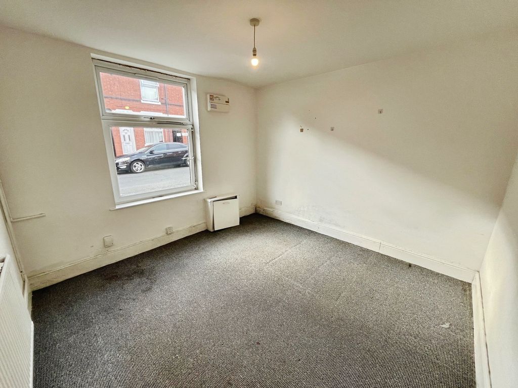 Property photo 3 of 9 Sitting Room/Bed 4