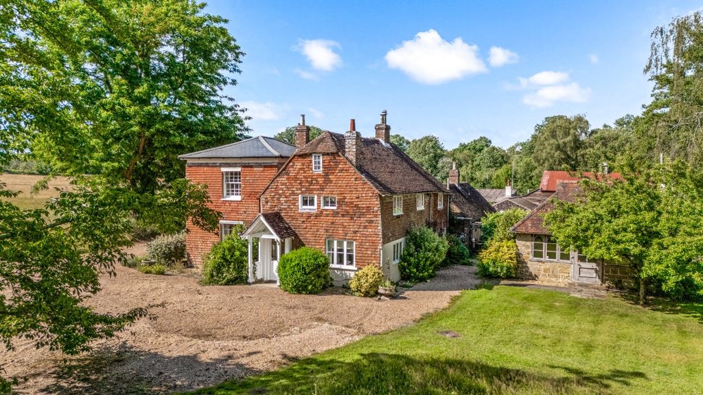 Property photo 1 of 32 Walstead Grange