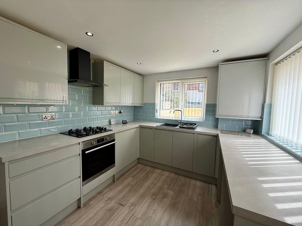 Property photo 2 of 10 Photo 6