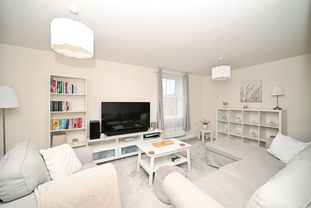 Property photo 3 of 20