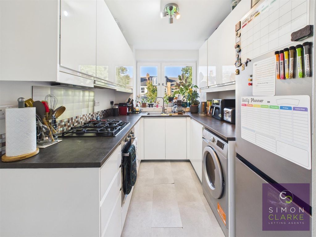 Property photo 3 of 9 Cam05425G0-Pr0051-Still005.Jpg