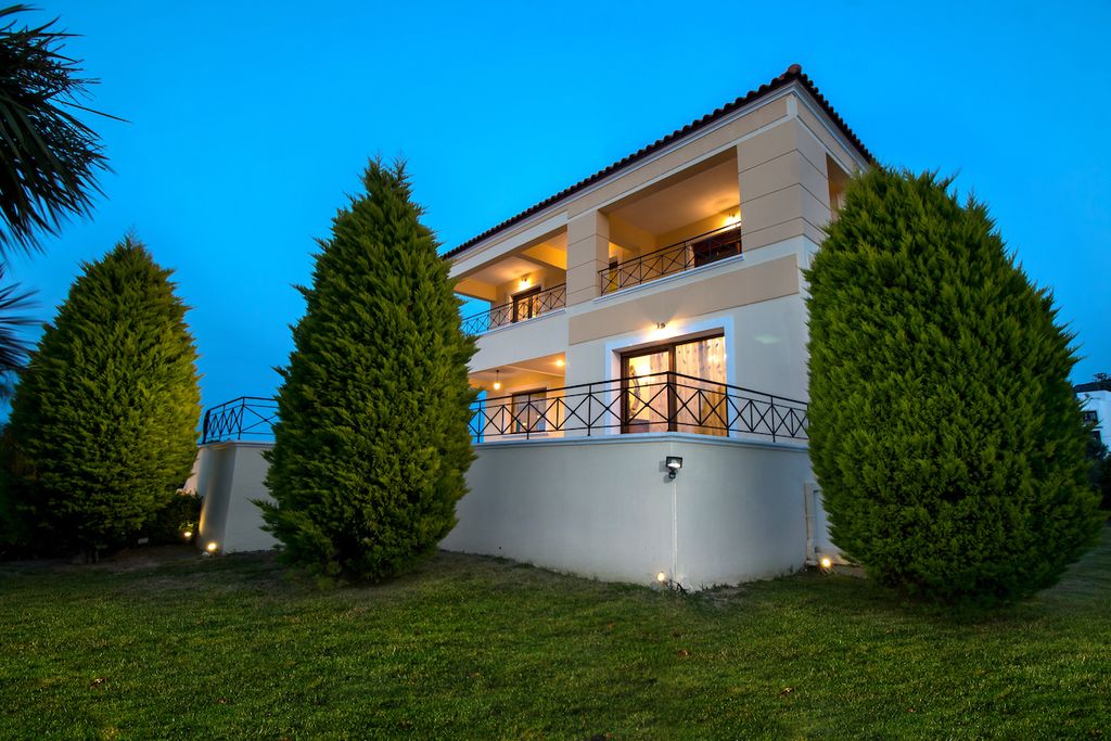 Property photo 3 of 21