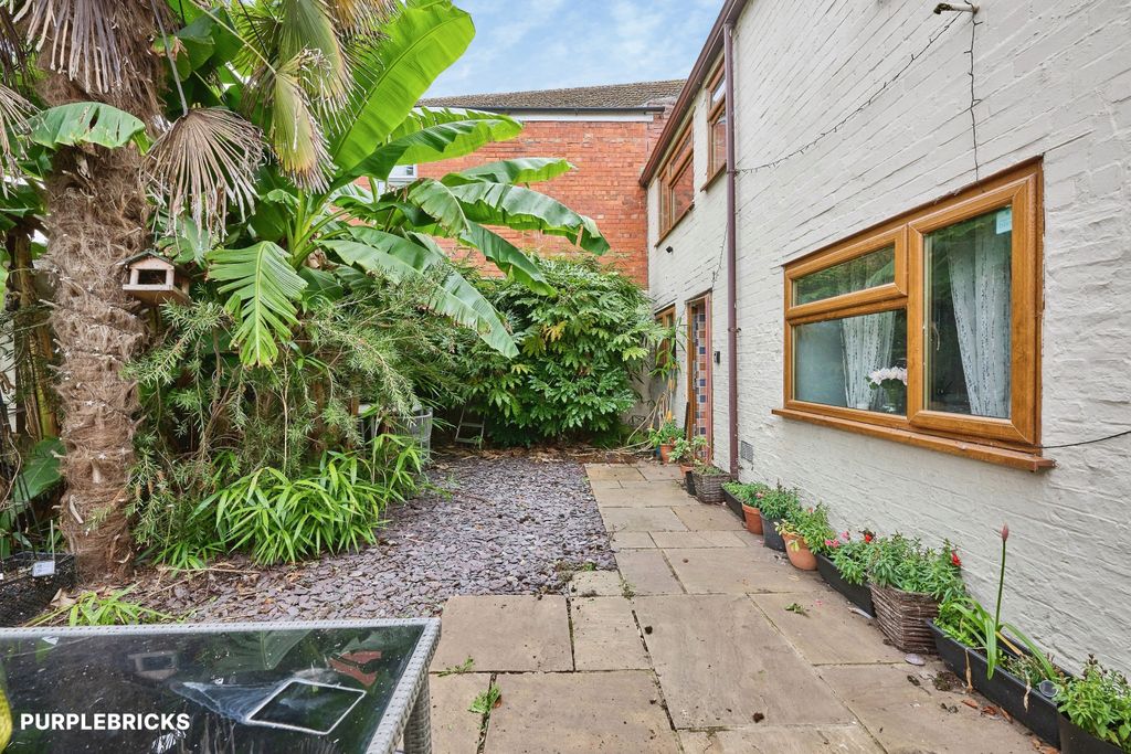 Property photo 3 of 28